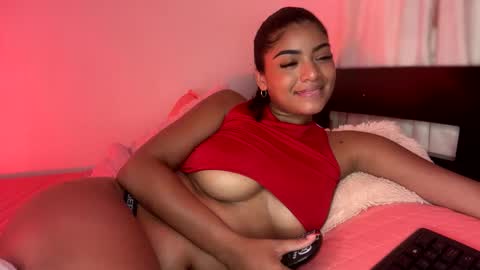 Snapshot of carlymonroee_ chatting on 02.11.25 Littlecarly online show from 02.11.25