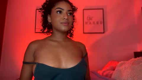 Snapshot of carlymonroee_ chatting on 03.02.25 Littlecarly online show from 03.02.25