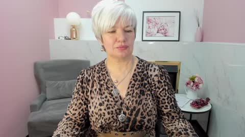 Snapshot of carmensoft chatting on 12.15.24 Carmen online show from 12.15.24