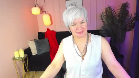 Snapshot of carmensoft chatting on 02.15.25 Carmen online show from 02.15.25