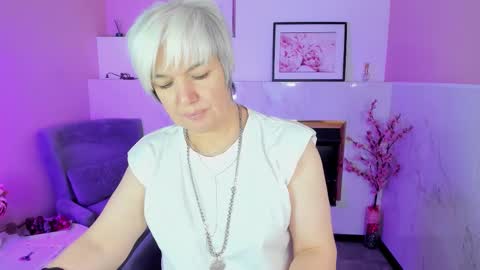 Snapshot of carmensoft chatting on 09.17.25 Carmen online show from 09.17.25