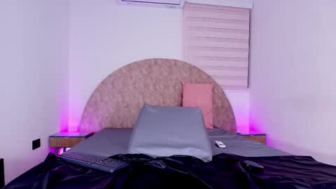 Snapshot of caro_loving chatting on 02.15.26 caro online show from 02.15.26