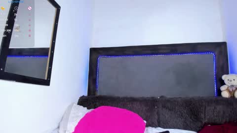 Snapshot of carol100597 chatting on 02.11.25 karol online show from 02.11.25