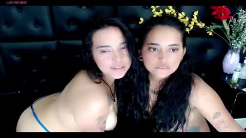 Snapshot of carolaine01 chatting on 02.14.25 Carolaine01 online show from 02.14.25