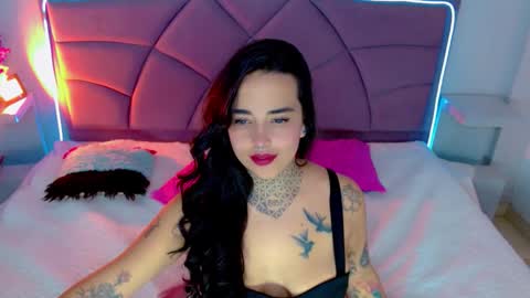 Snapshot of carolaine01 chatting on 10.16.25 Carolaine01 online show from 10.16.25