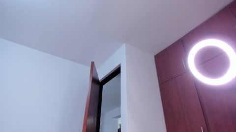 Caroline online show from 12.20.24