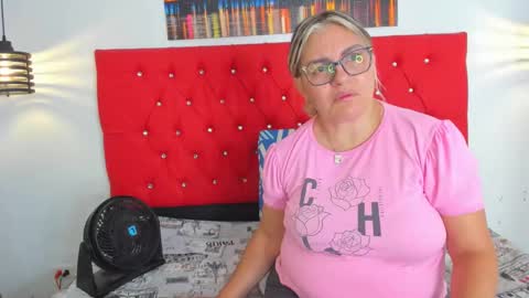 Snapshot of carolinacrus01 chatting on 10.02.25 Carolina online show from 10.02.25