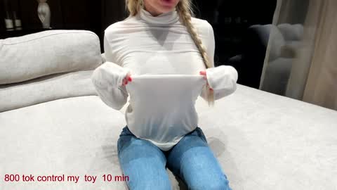 Lina.I will online 1 December   online show from 12.28.24