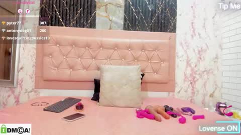 caroline daring online show from 01.10.26