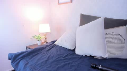  Caroline  online show from 12.19.25