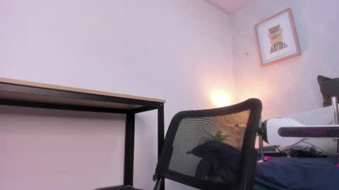  Caroline  online show from 04.18.26