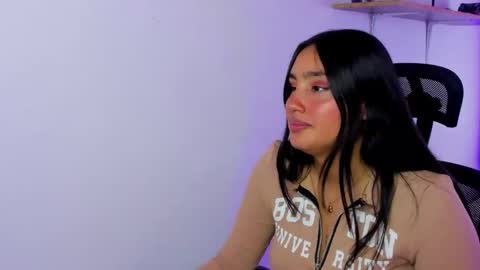 caroline_rodriguez_9 online show from 12.22.25