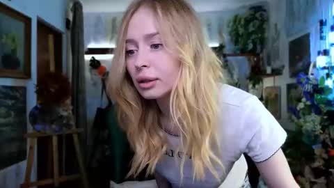 Snapshot of carolinedjoi chatting on 11.13.25 Caroline online show from 11.13.25