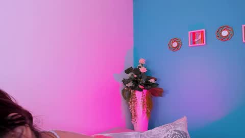 CarolineeGarcia online show from 02.21.25