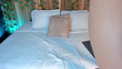 Caroline online show from 02.02.26