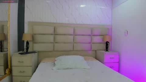 Caroline online show from 04.02.26