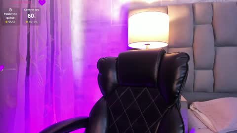 Caroline online show from 05.11.26