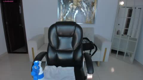 Caro online show from 03.09.25