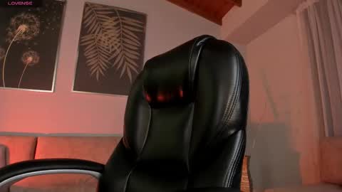 Caro online show from 11.06.25