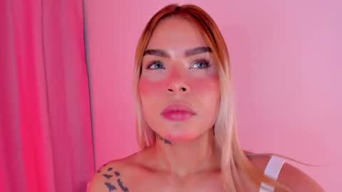 carolinna_ online show from 12.10.24