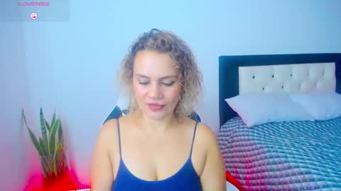 CarolinneFiotti online show from 10.20.25