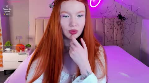 Snapshot of caroll_thompson chatting on 11.05.25 Anna online show from 11.05.25