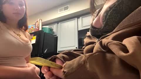 Snapshot of carpetmunchers chatting on 11.23.25 carpetmunchers online show from 11.23.25