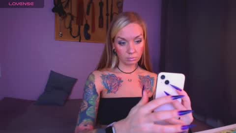 Carrie online show from 04.15.26