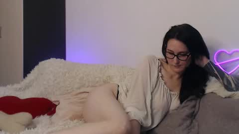 Snapshot of carriecastle chatting on 09.09.25 Caroline online show from 09.09.25