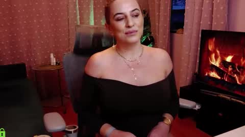 Carrie online show from 11.21.25