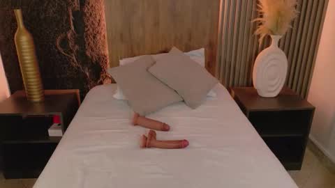 Casandra  online show from 12.16.25