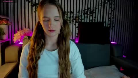 Snapshot of casey_sweeet chatting on 02.11.26 Casey sweeet online show from 02.11.26