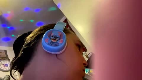 Cash Couple online show from 10.19.25