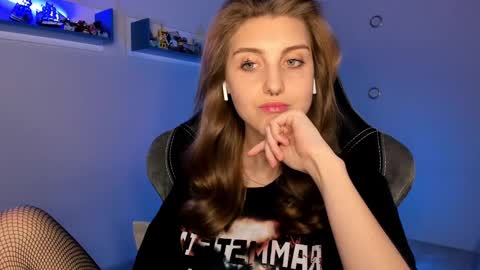 Seductress Cassia  FINDOM AND SADISM  NO NUDE online show from 02.21.25