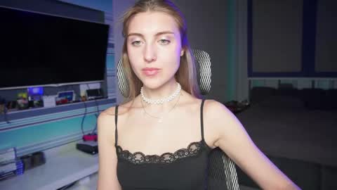 Seductress Cassia  FINDOM AND SADISM  NO NUDE online show from 09.28.25