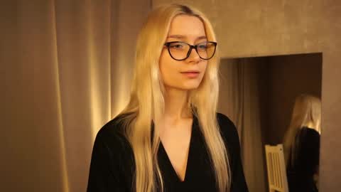 Snapshot of cassie130505 chatting on 03.02.25 Cassie online show from 03.02.25