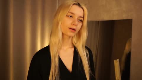 Snapshot of cassie130505 chatting on 03.05.25 Cassie online show from 03.05.25