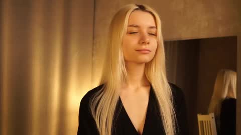 Snapshot of cassie130505 chatting on 03.09.25 Cassie online show from 03.09.25