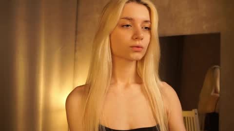 Snapshot of cassie130505 chatting on 03.09.25 Cassie online show from 03.09.25