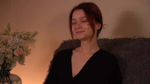 Snapshot of cassie130505 chatting on 10.03.25 Cassie online show from 10.03.25