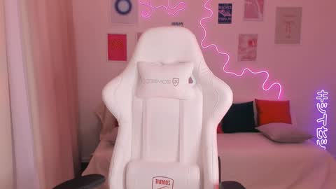 Snapshot of cassie_evansss chatting on 12.14.24 Cassie online show from 12.14.24