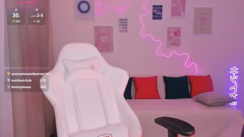 Snapshot of cassie_evansss chatting on 12.20.24 Cassie online show from 12.20.24