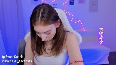 Snapshot of cassie_evansss chatting on 02.17.25 Cassie online show from 02.17.25