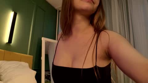 Snapshot of cassiecool chatting on 11.06.25 assie online show from 11.06.25