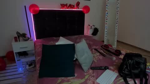 Snapshot of cassieevanss chatting on 02.28.25 Cassie online show from 02.28.25