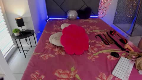 Snapshot of cassieevanss chatting on 09.16.25 Cassie online show from 09.16.25