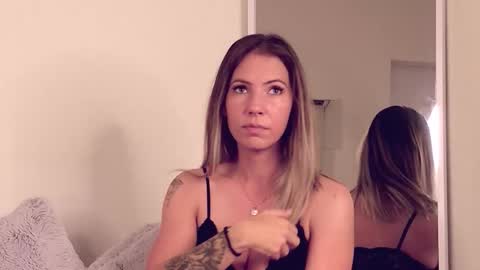 Snapshot of cassiemiles chatting on 11.15.25 Cassi online show from 11.15.25