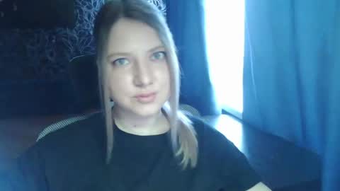 Snapshot of casual__vibes chatting on 04.25.26 casual__vibes online show from 04.25.26