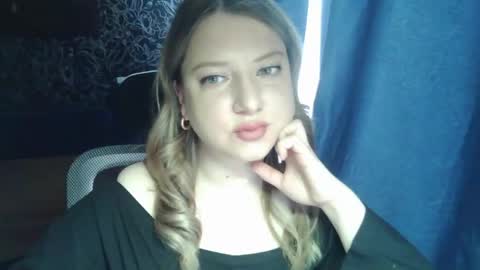 Snapshot of casual__vibes chatting on 04.28.26 casual__vibes online show from 04.28.26