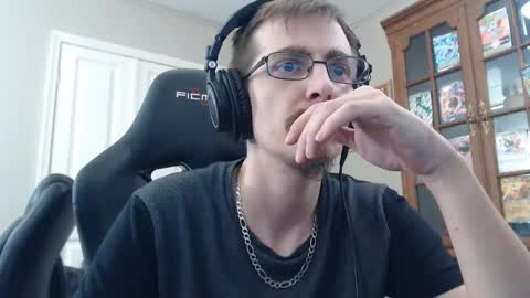 Snapshot of casuallycorrupt chatting on 11.15.25 casuallycorrupt online show from 11.15.25